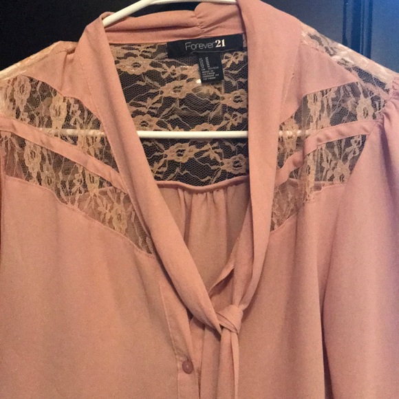 Pink button up with tie - Picture 2 of 2